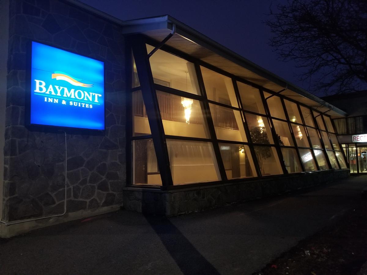 Отель Baymont By Wyndham Montreal Airport Дорваль Экстерьер фото